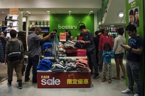 Chinese Tourists Shun Shopping As They Spend Even More